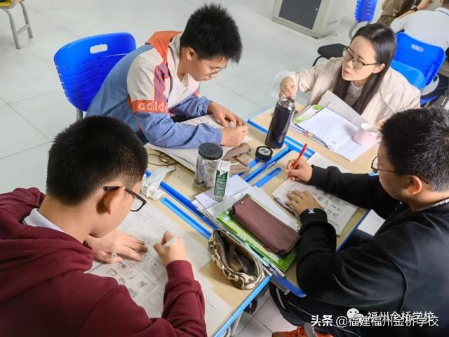 正版官方的浙江风采网_whatsapp官方正版_正版官方妖怪捉迷藏下载安装