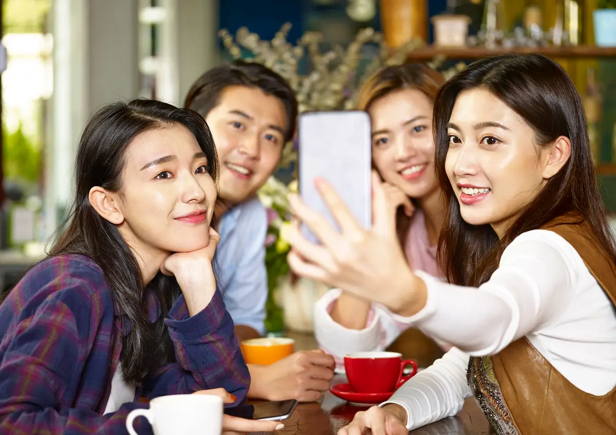 whatsapp聊天背景_whatsapp聊天软件_whatsapp如何聊天