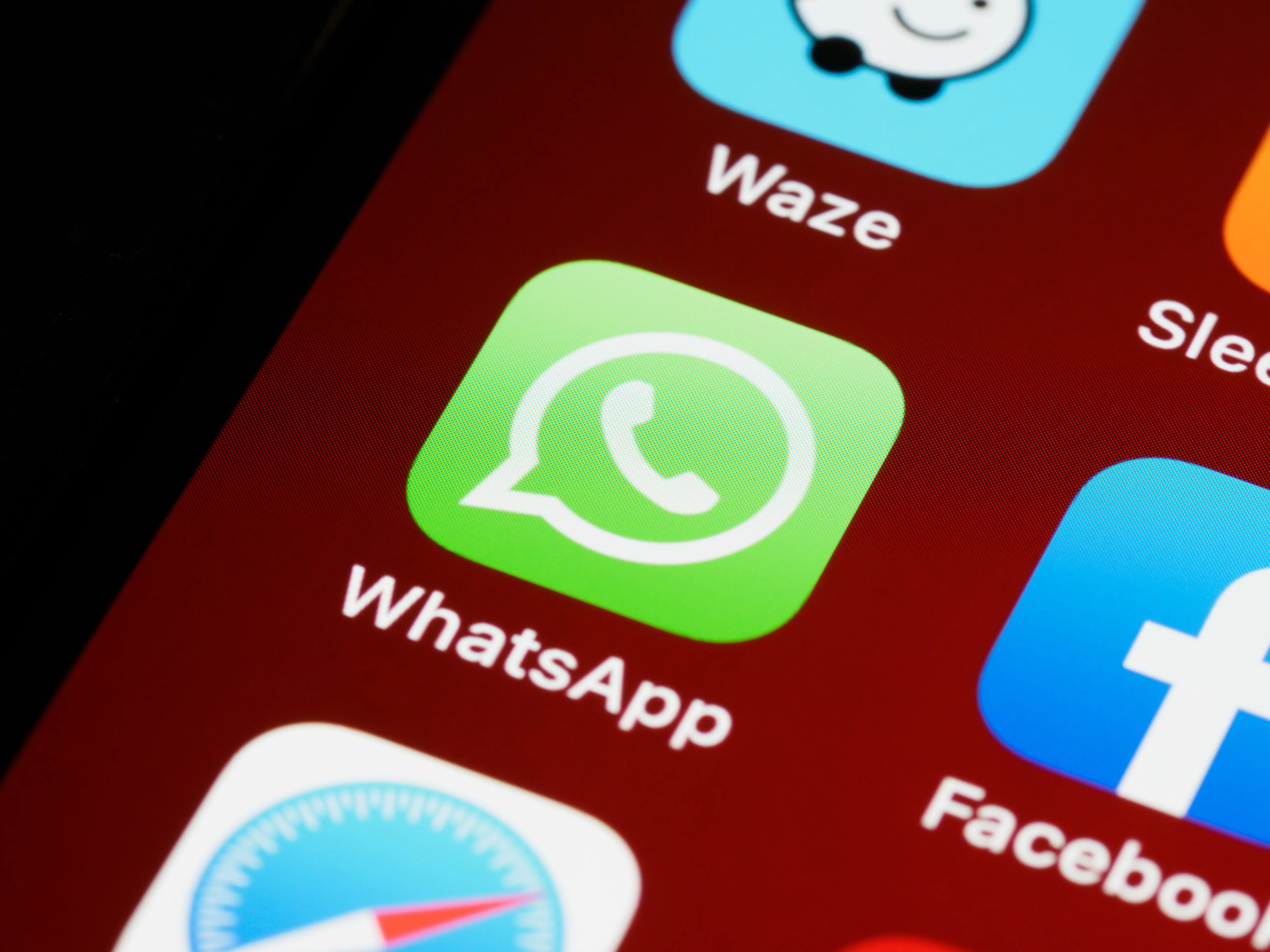 whatsapp官方手机版-WhatsApp官方手机版：简洁便捷，连接你我情感的桥梁